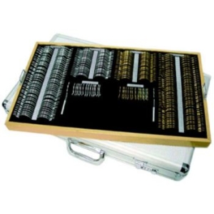 Kaseta szkieł próbnych JS-226 II – zestaw soczewek okulistycznych do badań refrakcji i korekcji wzroku.